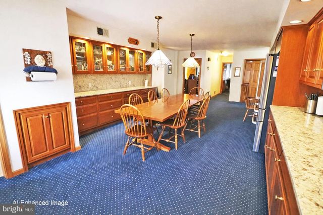 1501 DETWEILER AVE, Hellertown, PA 18055