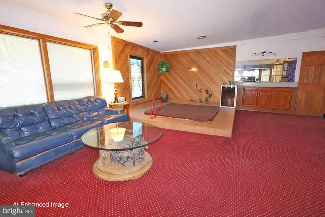 1501 DETWEILER AVE, Hellertown, PA 18055