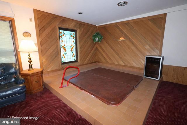 1501 DETWEILER AVE, Hellertown, PA 18055