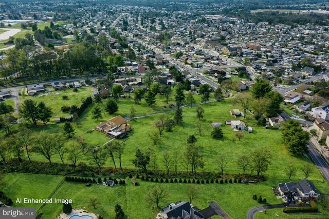 1501 DETWEILER AVE, Hellertown, PA 18055