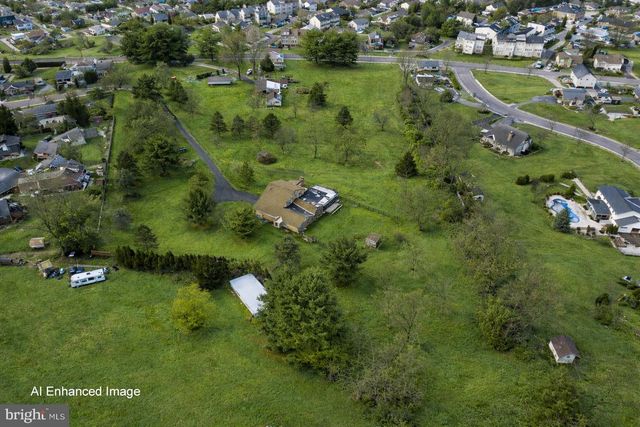 1501 DETWEILER AVE, Hellertown, PA 18055