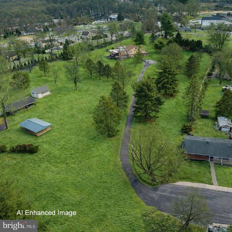 1501 DETWEILER AVE, Hellertown, PA 18055