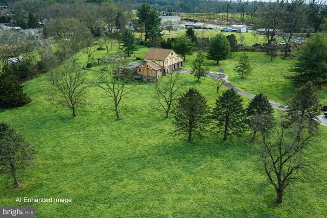 1501 DETWEILER AVE, Hellertown, PA 18055