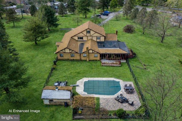 1501 DETWEILER AVE, Hellertown, PA 18055