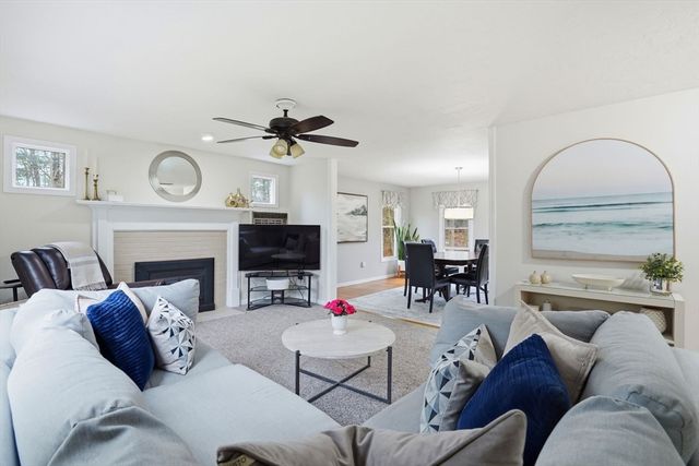 18 W End Way 18, Norwell, MA 02061