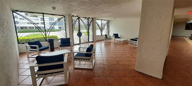 2565 S Ocean Boulevard 201n, Highland Beach, FL 33487