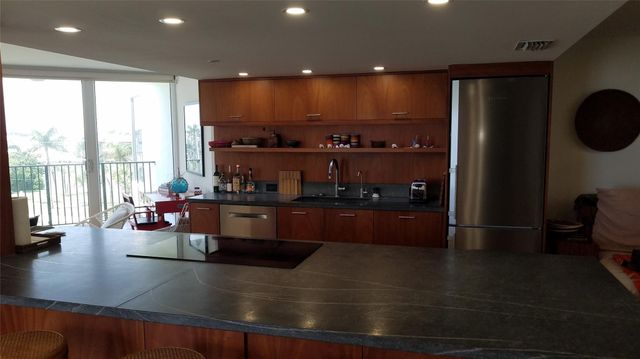 2565 S Ocean Boulevard 201n, Highland Beach, FL 33487