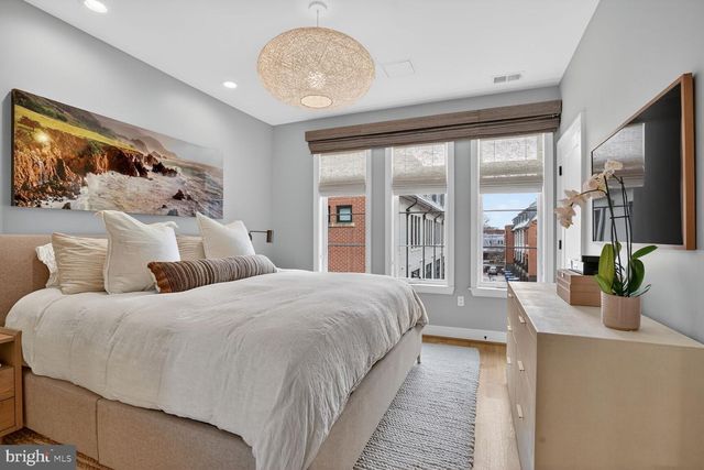 1305 D ST SE, Washington, DC 20003