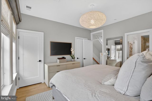 1305 D ST SE, Washington, DC 20003