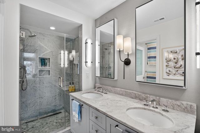 1305 D ST SE, Washington, DC 20003