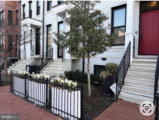 1305 D ST SE, Washington, DC 20003