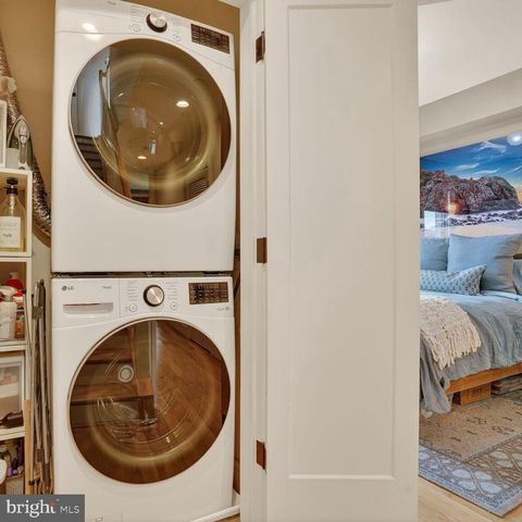 1305 D ST SE, Washington, DC 20003