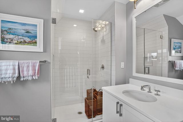 1305 D ST SE, Washington, DC 20003