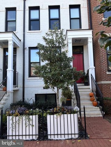 1305 D ST SE, Washington, DC 20003