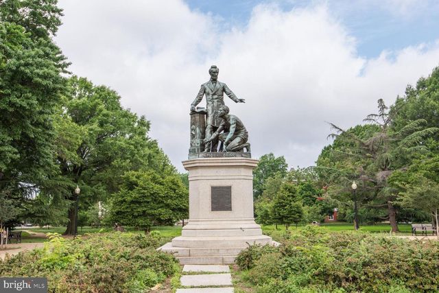 1305 D ST SE, Washington, DC 20003