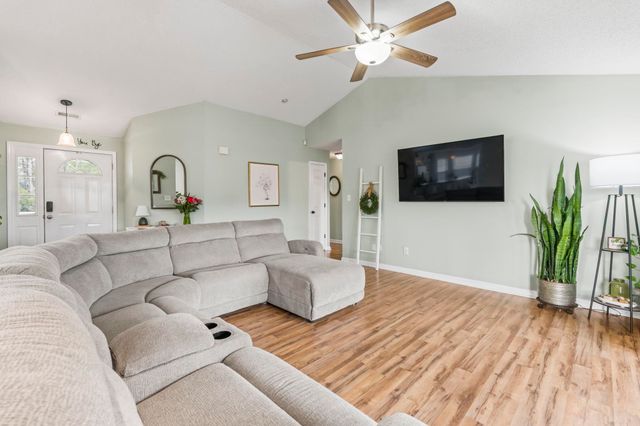 109 Adrianna Circle, Conway, SC 29526