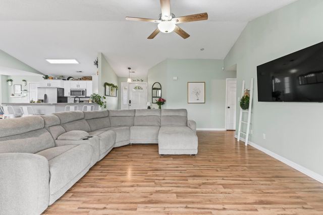 109 Adrianna Circle, Conway, SC 29526