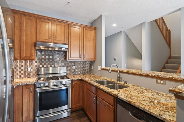 1236 Vernon Drive, Carver, MN 55315