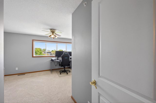 1236 Vernon Drive, Carver, MN 55315