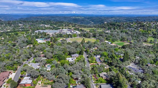 160 Palmyra St, Auburn, CA 95603