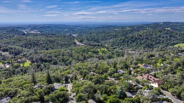 160 Palmyra St, Auburn, CA 95603