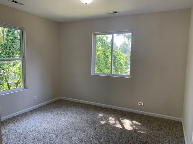 949 Harriet Avenue, Aurora, IL 60505