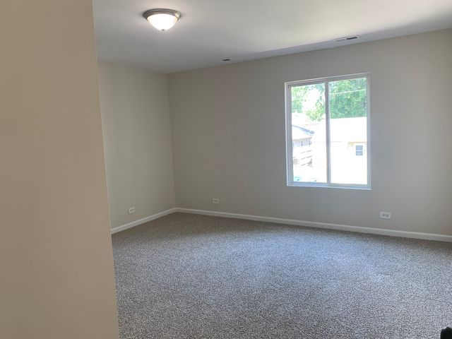 949 Harriet Avenue, Aurora, IL 60505
