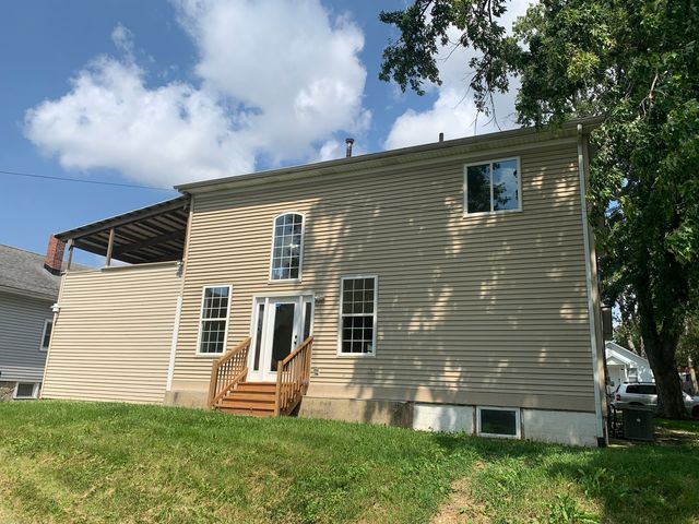 949 Harriet Avenue, Aurora, IL 60505