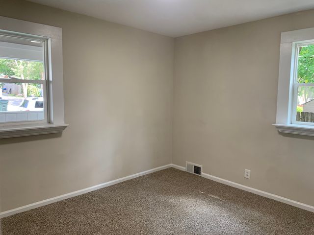 949 Harriet Avenue, Aurora, IL 60505