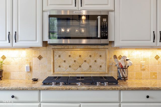 41719 Sudbury Court, Novi, MI 48375