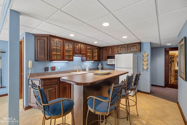 41719 Sudbury Court, Novi, MI 48375