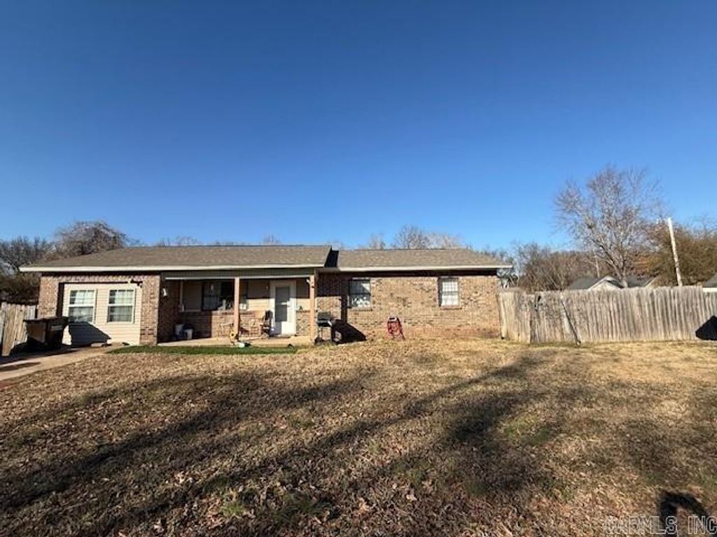 613 Valley Drive, Russellville, AR 72802