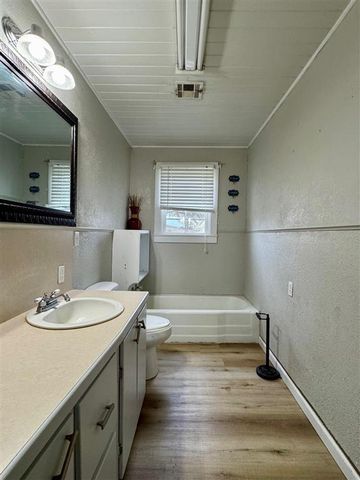 106 S 10th Street, Oberlin, LA 70655