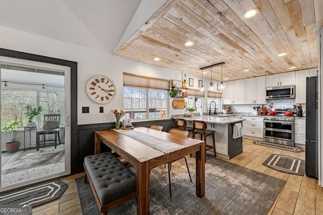 390 Sunnybrook Road, Blue Ridge, GA 30513