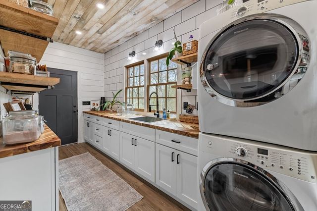 390 Sunnybrook Road, Blue Ridge, GA 30513