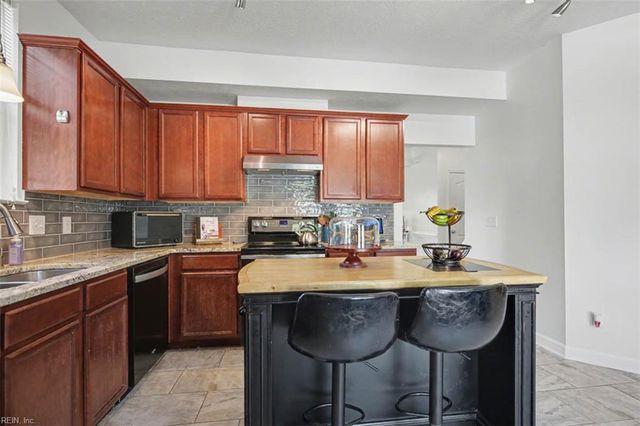 3904 Ordinary LOOP, Hayes, VA 23072
