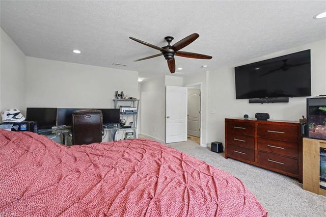 3904 Ordinary LOOP, Hayes, VA 23072