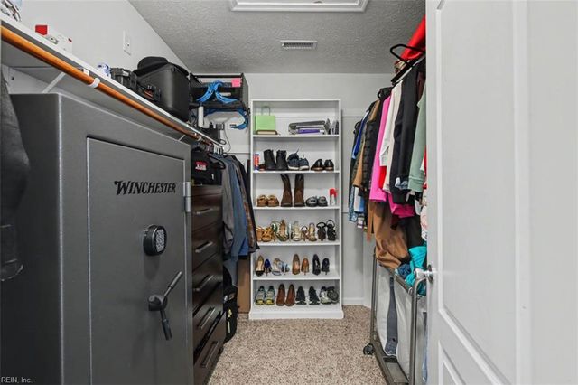 3904 Ordinary LOOP, Hayes, VA 23072