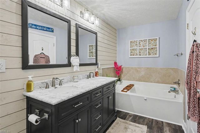 3904 Ordinary LOOP, Hayes, VA 23072