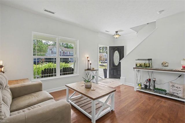 3904 Ordinary LOOP, Hayes, VA 23072