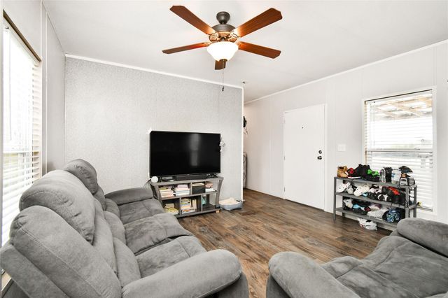 320 Road 5821, Cleveland, TX 77327