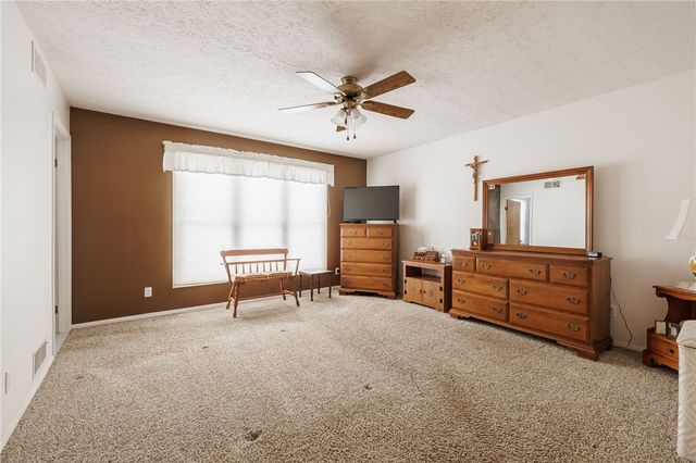 197 Garden Parkway, Henrietta, NY 14467