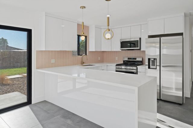 2600 N Chuperosa Road, Palm Springs, CA 92262