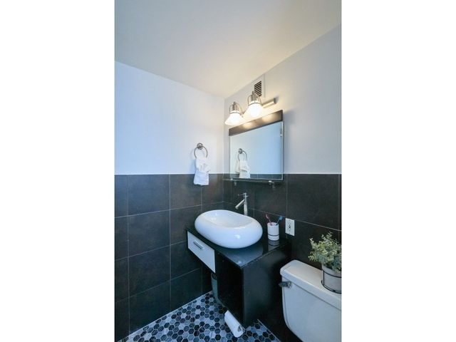 42 Eighth St. 5521, Boston, MA 02129