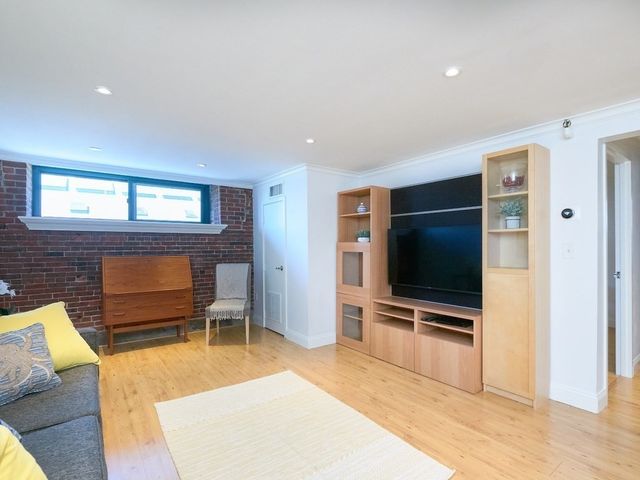 42 Eighth St. 5521, Boston, MA 02129