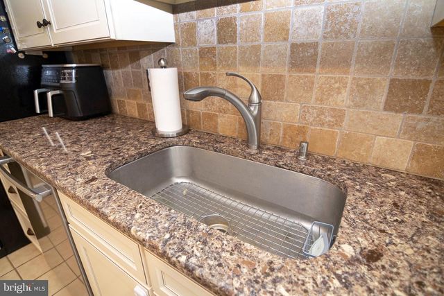 11 WHITEMARSH CT, Marlton, NJ 08053