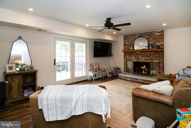 11 WHITEMARSH CT, Marlton, NJ 08053