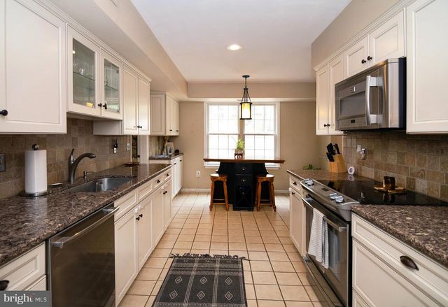 11 WHITEMARSH CT, Marlton, NJ 08053