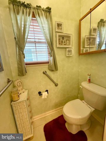111 MIRAGE BLVD, Barnegat, NJ 08005