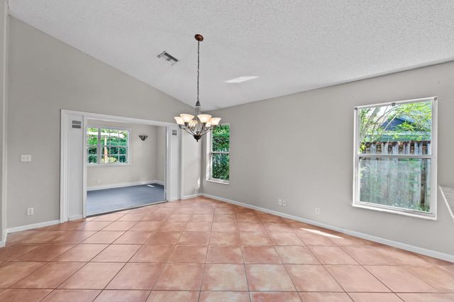 125 Saratoga Boulevard E, Royal Palm Beach, FL 33411